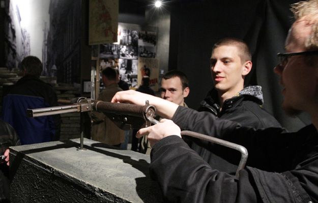 Weteran AK chciał oddać broń do muzeum, sprawą zajął się prokurator