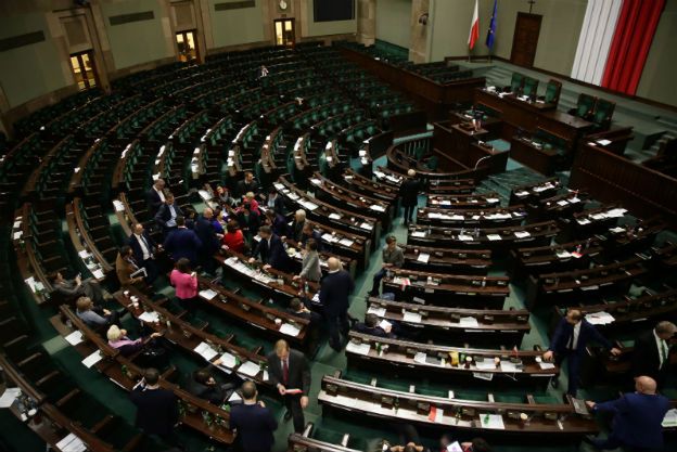Posiedzenie sejmu w Sali Kolumnowej: marszałek Sejmu nie słyszy opozycji