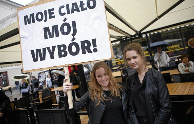 Sondaż CBOS: większość Polaków przeciwnych zmianom przepisów aborcyjnych