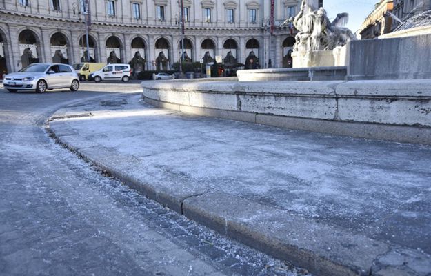 "Corriere della Sera": dwaj polscy bezdomni zmarli z zimna we Florencji i Mediolanie