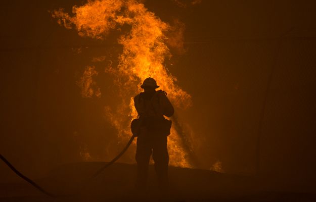 Francja: 13 ofiar śmiertelnych pożaru, który wybuchł w barze w Rouen