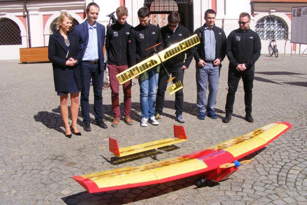 Poznańscy studenci skonstruowali nowe modele dronów na prestiżowe zawody w USA