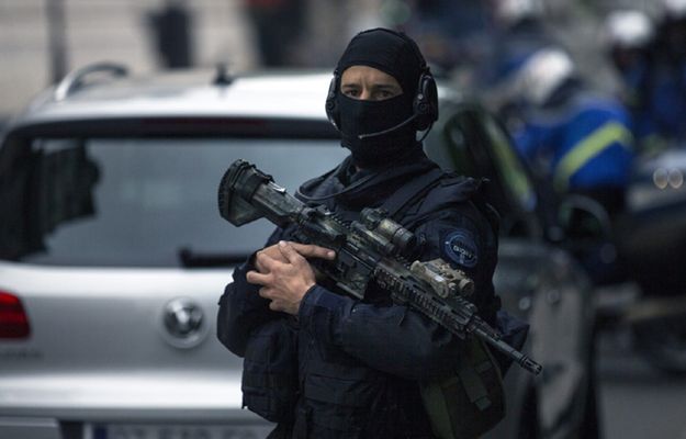 Przesłuchanie ws. zamachów w Paryżu: Salah Abdeslam odmówił składania wyjaśnień i skarży się na monitoring 24 godziny na dobę