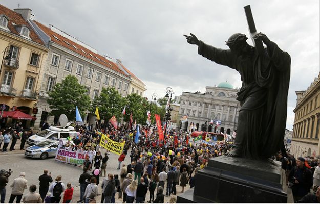 Marsze dla Życia i Rodziny w 140 polskich miastach. W Warszawie zgromadziło się 1000 osób. "Każde życie jest bezcenne"