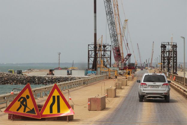 Budowa mostu na Krym opóźniona. Rosja nie ma pieniędzy?