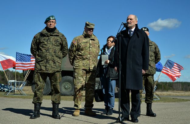 Macierewicz: kończą się negocjacje ws. wzmocnienia wschodniej flanki NATO