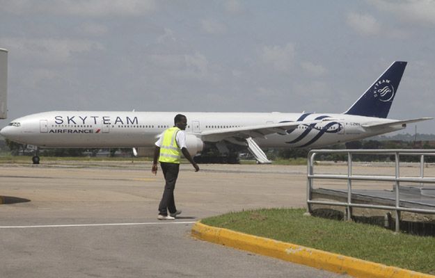 Dwie osoby zatrzymane ws. fałszywego alarmu bombowego w samolocie Air France