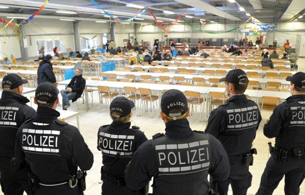 Problem z imigrantami w Niemczech. BKA: sześciokrotny wzrost ataków na ośrodki dla uchodźców