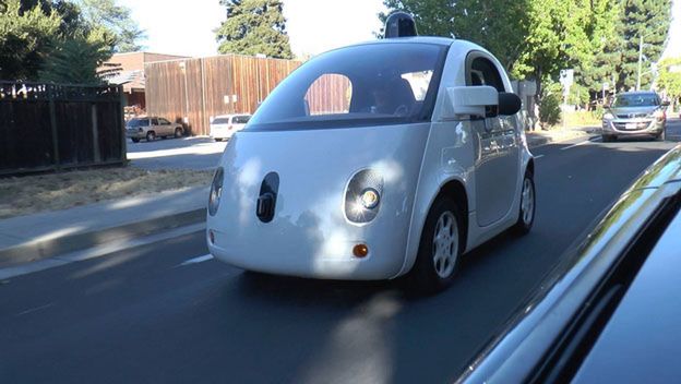 Stłuczka samochodu Google bez kierowcy. Pierwszy przypadek, gdy zawiniło oprogramowanie?