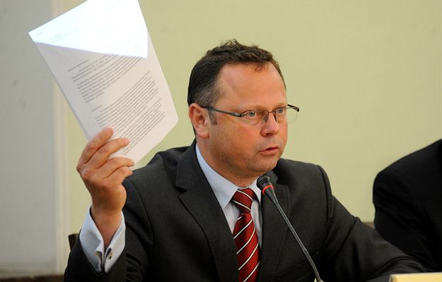 Nocne zaprzysiężenie sędziów TK. SLD: zamach na demokrację, zamach na TK