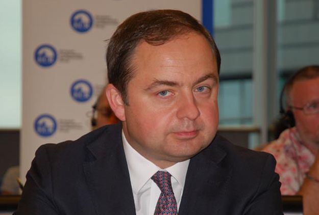 Przyszły minister ds. europejskich w rządzie PiS: po zamachach relokacja uchodźców niemożliwa