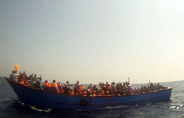Co najmniej 40 imigrantów zmarło na łodzi, 312 uratowano