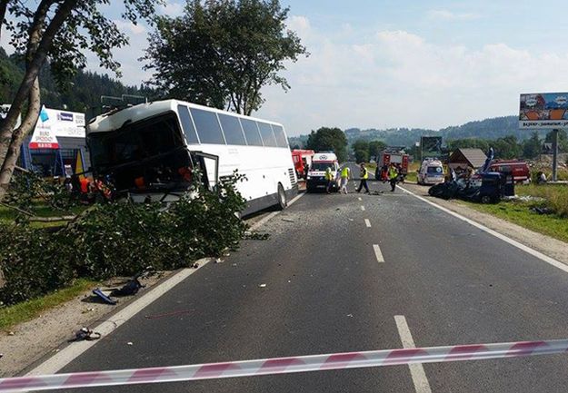 Wypadek autokaru z dziećmi koło Zakopanego. Są ranni