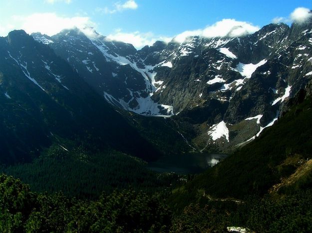 W Tatrach załamanie pogody. Spadł pierwszy śnieg