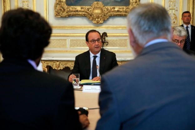 Francois Hollande: naloty w Syrii będą konieczne