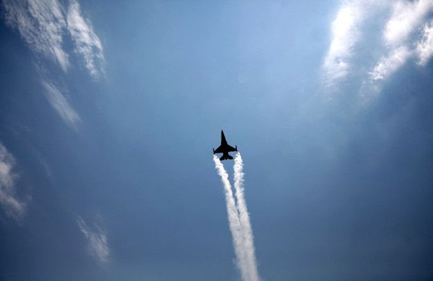 Tureckie samoloty po raz pierwszy w nalotach koalicji na cele IS