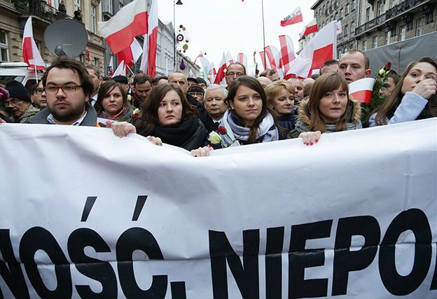 Młodzi Polacy wybierają prawicę. "To niezgoda na zabetonowany świat"