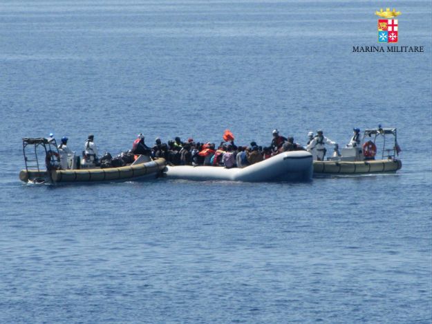 Prezes PLO: ratowanie uchodźców to wyzwanie dla całej załogi statku