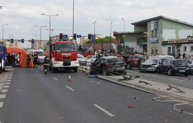 Kierowca, który uszkodził 18 aut w Krakowie, usłyszał zarzuty