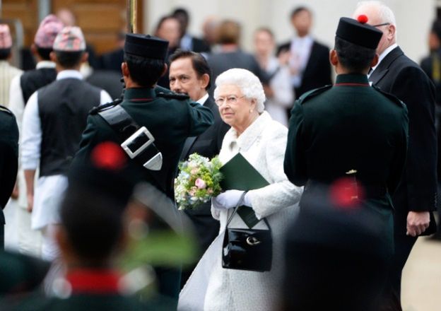 Elżbieta II uświetniła obchody 200-lecia Gurkhów w brytyjskiej armii