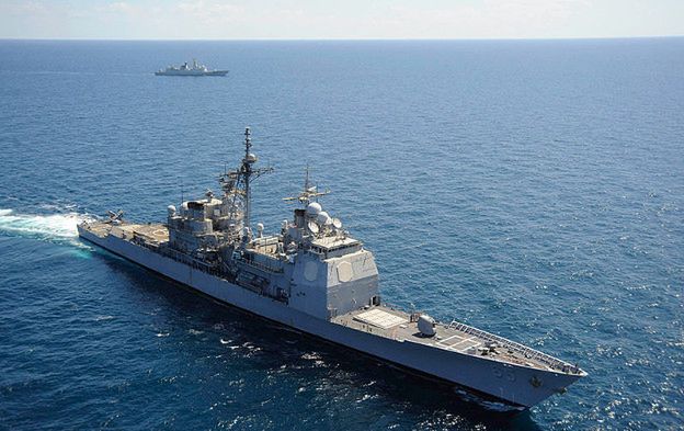 Gorące krążowniki - politycy z USA chcą modernizacji, a nie "emerytury" dla okrętów
