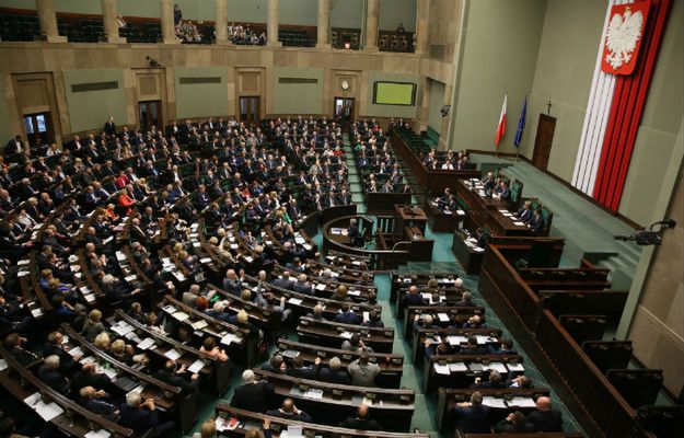 Jesienią czeka nas wstrząs na scenie politycznej. Kukiz wejdzie do sejmu, SLD zniknie?