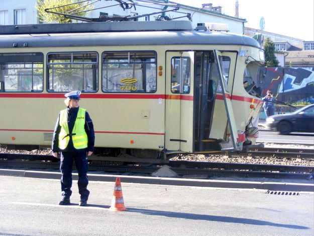 Wypadek w Poznaniu: zderzyły się samochody i tramwaje