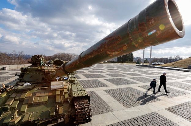 Ukraina: zakończono ostatni etap wycofywania ciężkiego uzbrojenia