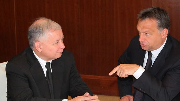 Jarosław Kaczyński rozmawia z premierem Węgier Viktorem Orbanem, 2010 r.