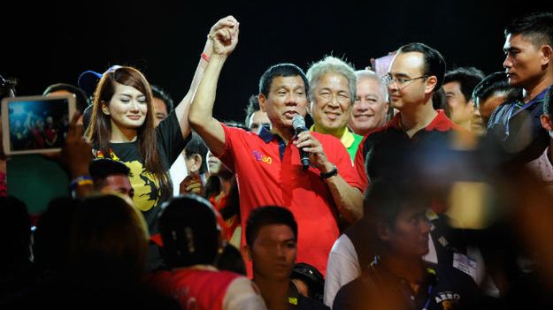 Rodrigo Duterte na wiecu wyborczym w Manili