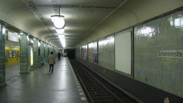 Stacja metra Schönleinstraße w Berlinie