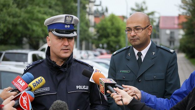 Nowy dyrektor CANARD-u Marek Konkolewski (po lewej) i p.o. główny inspektor transportu drogowego Alvin Gajadhur (po prawej)