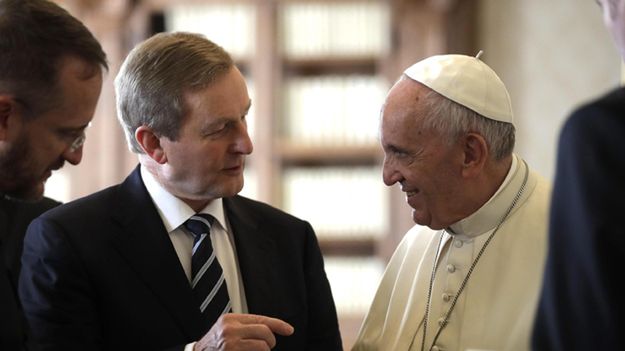 Enda Kenny podczas spotkania z papieżem Franciszkiem