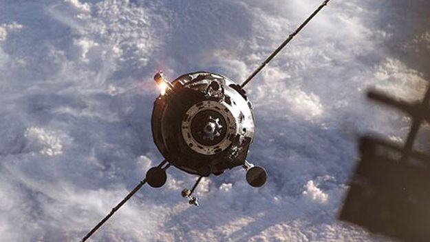 Progress M 12-M widziany z pokładu ISS - zdjęcie ilusttracyjne