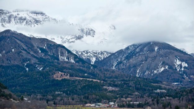 Miejscowość Seyne Les Alpes przygotowuje się na przyjęcie rodzin ofiar