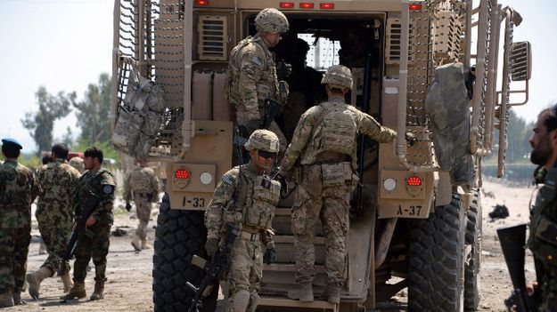 Amerykańscy żołnierze i afgańskie służby bezpieczeństwa