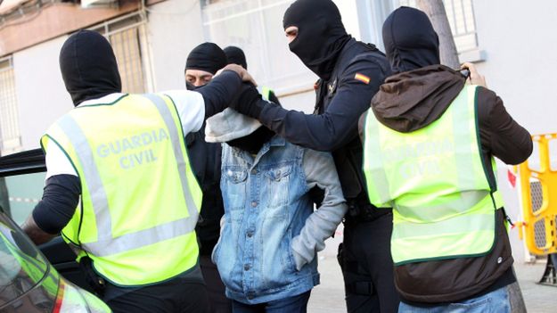 Zatrzymanie rodziny podejrzanej o związki z dżihadystami