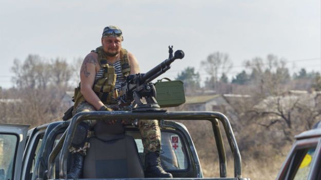 Według porozumień z Mińska na wschodzie Ukrainy od 15 lutego miało obowiązywać zawieszenie broni