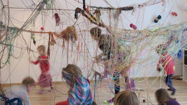 Podczas sobotniego festynu w parku Wilsona dzieci i dorośli stworzą wspólnie ogromną pajęczynę.