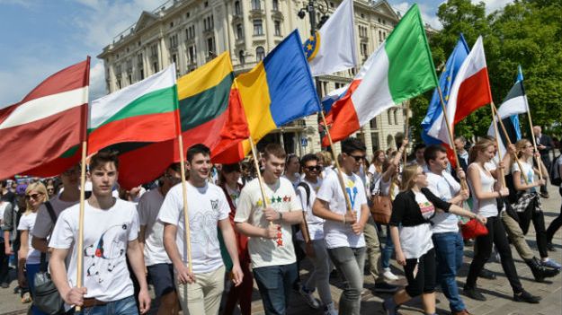 Uczestnicy Parady Schumana przeszli stołecznymi ulicami