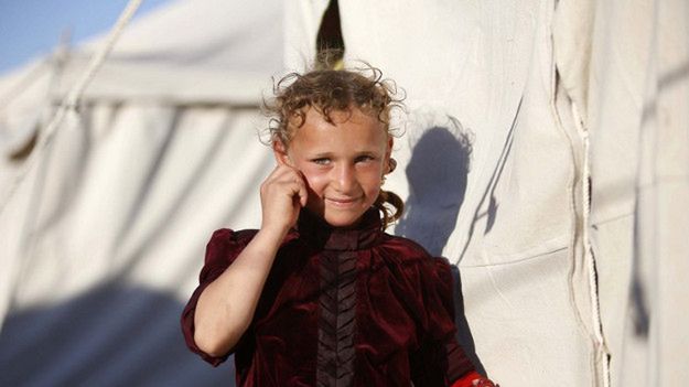 Iracka dziewczynka w obozie dla wewnętrznych uchodźców, Samarra; kwiecień 2015 r.