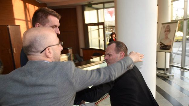 Członkowie sztabu Andrzeja Dudy zatrzymują Andrzeja Hadacza