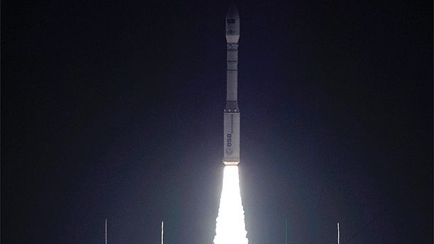 Start rakiety Vega, która wyniosła na orbitę satelitę obserwacyjnego Sentinel-2A. Misja prowadzona była przez spółkę Ariane space