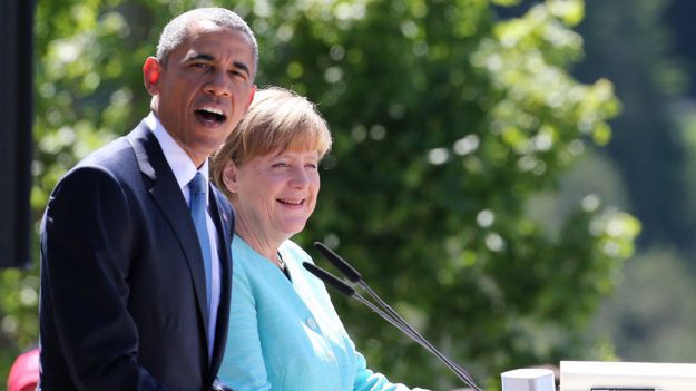 Barack Obama i Angela Merkel w bawarskim Kruen