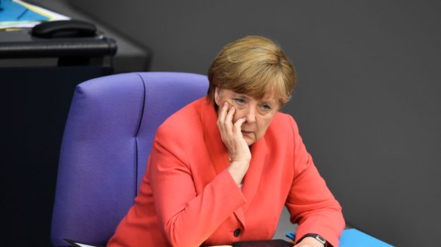 Angela Merkel podczas rozmowy telefonicznej z premierem Turcji namawiała go, aby kontynuował proces pokojowy z Kurdami