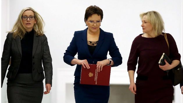 Ewa Kopacz w towarzystwie Iwony Sulik (z lewej) i Jolanty Gruszki (z prawej)