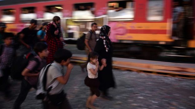 Co czwarty pytany uważa, że Polska nie powinna przyjmować uchodźców