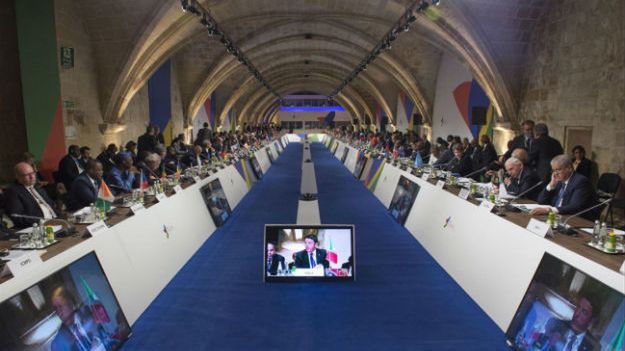 Polskie stanowisko na szczycie przedstawi premier Czech Bohuslav Sobotka