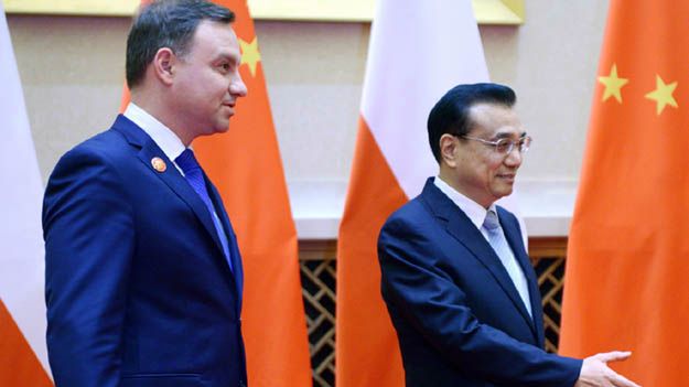 Prezydent RP Andrzej Duda i premier Chin Li Keqiang podczas spotkania w Suzhou