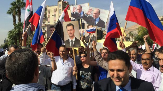 Demonstracja w Damaszku, która została przerwana przez ostrzał ambasady Rosji